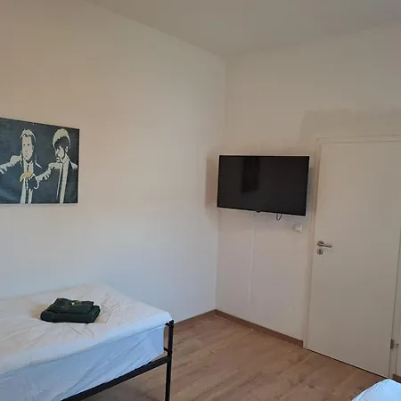 Am Hauptbahnhof 4 *